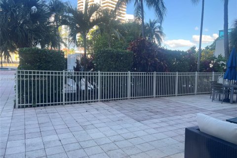 Снять в аренду кондоминиум в Санни-Айлс-Бич, Флорида 1 спальня, 92.9м2, № 1922004 - фото 23