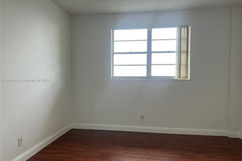 Снять в аренду кондоминиум в Санни-Айлс-Бич, Флорида 1 спальня, 92.9м2, № 1922004 - фото 13