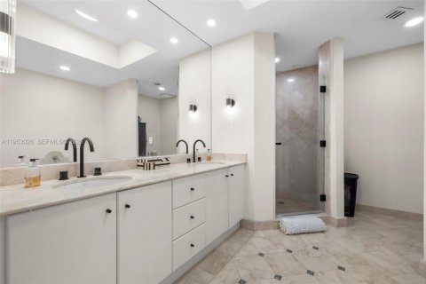 Купить кондоминиум в Майами-Бич, Флорида 2 спальни, 148.18м2, № 2007939 - фото 20