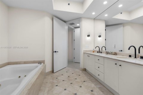 Купить кондоминиум в Майами-Бич, Флорида 2 спальни, 148.18м2, № 2007939 - фото 21