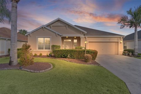 House in The Villages, Florida 3 bedrooms, 175.31 sq.m. № 2094848