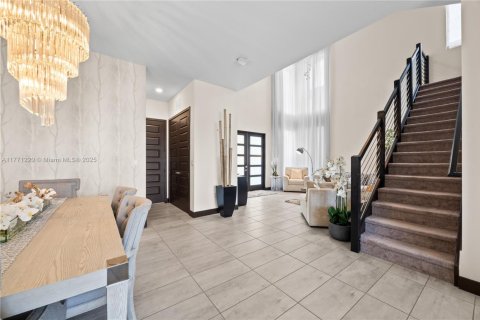 House in Miami Lakes, Florida 4 bedrooms, 239.87 sq.m. № 1692405 - photo 11