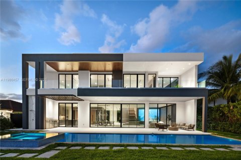 Снять в аренду виллу или дом в Халландейл-Бич, Флорида 6 спален, 888.15м2, № 2050958 - фото 2