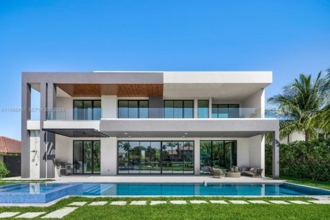 Снять в аренду виллу или дом в Халландейл-Бич, Флорида 6 спален, 888.15м2, № 2050958 - фото 4