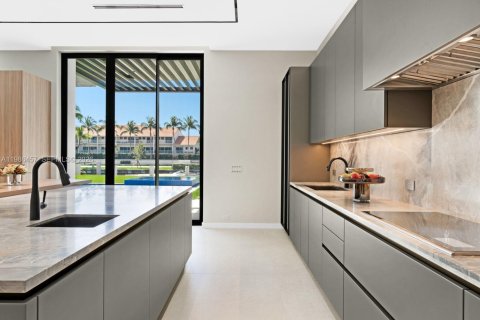 Снять в аренду виллу или дом в Халландейл-Бич, Флорида 6 спален, 888.15м2, № 2050958 - фото 21