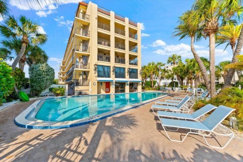 Condo in Sarasota, Florida, 2 bedrooms  № 1555005 - photo 1