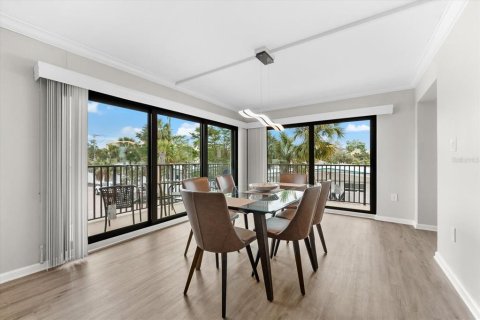 Condo in Sarasota, Florida, 2 bedrooms  № 1555005 - photo 3