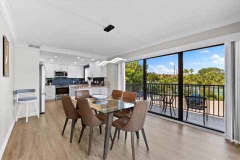 Condo in Sarasota, Florida, 2 bedrooms  № 1555005 - photo 5