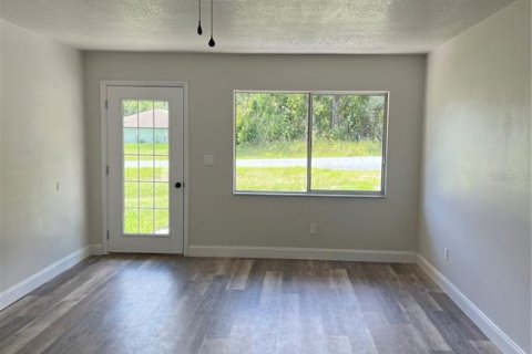 Villa ou maison à vendre à Weeki Wachee, Floride: 2 chambres, 84.36 m2 № 1899115 - photo 3