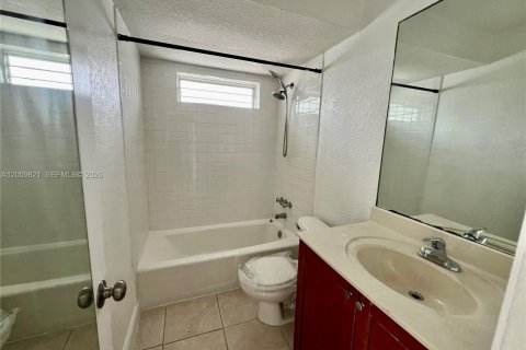 Condo in Plantation, Florida, 1 bedroom № 2264500 - photo 6