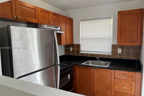 Condo in Plantation, Florida, 1 bedroom № 2264500 - photo 2