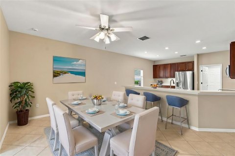 Villa ou maison à vendre à Poinciana, Floride: 3 chambres, 285.95 m2 № 2413405 - photo 22