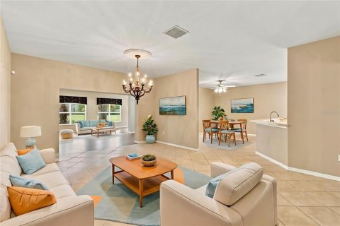 Villa ou maison à vendre à Poinciana, Floride: 3 chambres, 285.95 m2 № 2413405 - photo 3