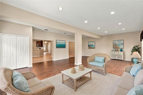 Villa ou maison à vendre à Poinciana, Floride: 3 chambres, 285.95 m2 № 2413405 - photo 10