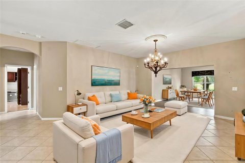 Villa ou maison à vendre à Poinciana, Floride: 3 chambres, 285.95 m2 № 2413405 - photo 5