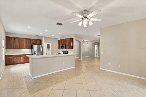 Villa ou maison à vendre à Poinciana, Floride: 3 chambres, 285.95 m2 № 2413405 - photo 25