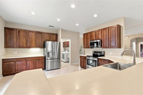 Villa ou maison à vendre à Poinciana, Floride: 3 chambres, 285.95 m2 № 2413405 - photo 21
