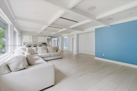 House in Marco Island, Florida 3 bedrooms № 2034257 - photo 12