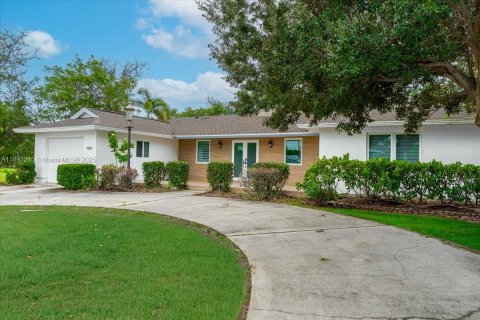 House in Marco Island, Florida 3 bedrooms № 2034257 - photo 3