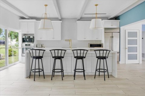 House in Marco Island, Florida 3 bedrooms № 2034257 - photo 15