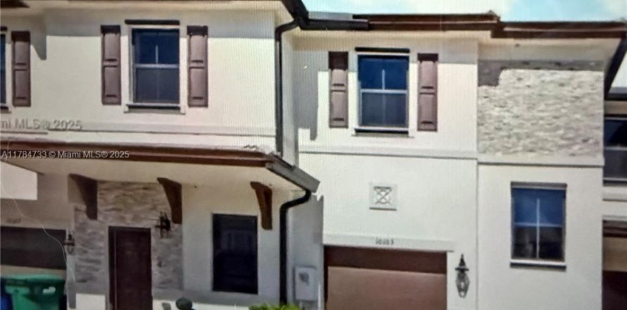 Casa en Miami, Florida 4 dormitorios, 168.71 m2 № 2036943