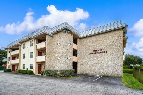 Apartment in Miami, Florida 2 bedrooms, 70.7 sq.m. № 1954968