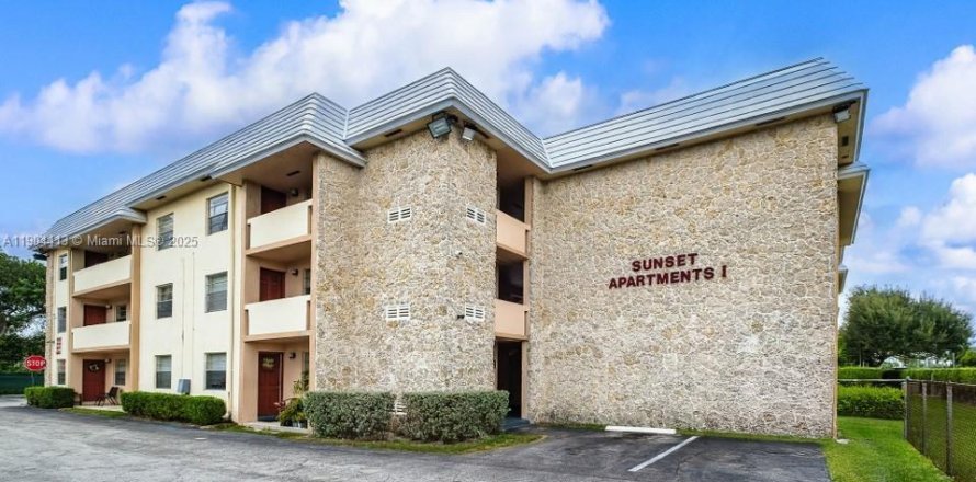 Apartment in Miami, Florida 2 bedrooms, 70.7 sq.m. № 1954968