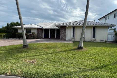Villa ou maison à vendre à North Miami Beach, Floride: 4 chambres, 244.52 m2 № 1969184 - photo 4
