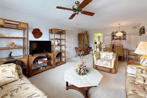 Condo in Saint Petersburg, Florida, 2 bedrooms  № 1538140 - photo 7