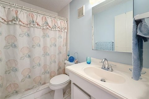 Condo in Saint Petersburg, Florida, 2 bedrooms  № 1538140 - photo 28
