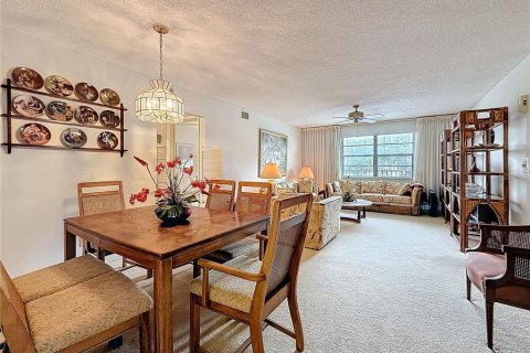 Condo in Saint Petersburg, Florida, 2 bedrooms  № 1538140 - photo 10
