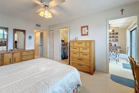 Condo in Saint Petersburg, Florida, 2 bedrooms  № 1538140 - photo 22