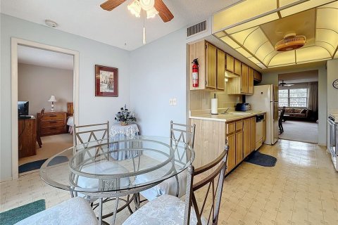 Condo in Saint Petersburg, Florida, 2 bedrooms  № 1538140 - photo 16