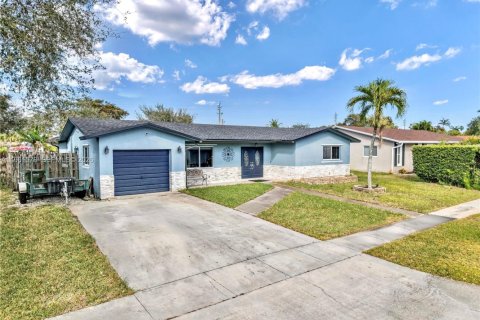 Villa ou maison à Pembroke Pines, Floride 3 chambres, 153.75 m2 № 2024049
