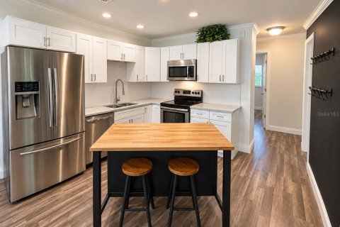 Casa en venta en Tampa, Florida, 3 dormitorios, 112.04 m2 № 2429276 - foto 3