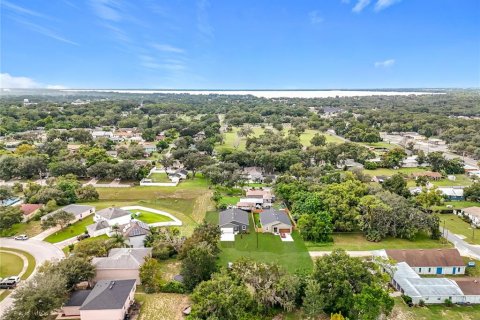 House in Eustis, Florida 3 bedrooms, 143.35 sq.m. № 1913730 - photo 5