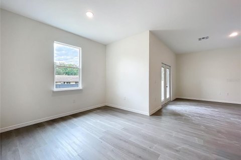 House in Eustis, Florida 3 bedrooms, 143.35 sq.m. № 1913730 - photo 14