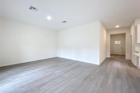 House in Eustis, Florida 3 bedrooms, 143.35 sq.m. № 1913730 - photo 18