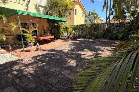 Villa ou maison à vendre à Doral, Floride: 4 chambres, 200.11 m2 № 2341403 - photo 15