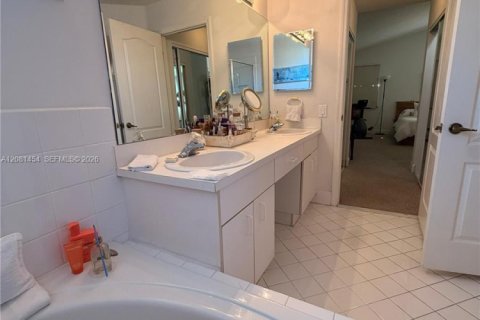 Villa ou maison à vendre à Doral, Floride: 4 chambres, 200.11 m2 № 2341403 - photo 26