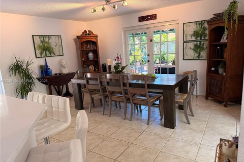 Villa ou maison à vendre à Doral, Floride: 4 chambres, 200.11 m2 № 2341403 - photo 10