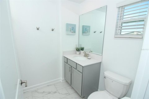 Townhouse in Davenport, Florida 5 bedrooms, 201.41 sq.m. № 1777008 - photo 29