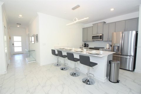 Townhouse in Davenport, Florida 5 bedrooms, 201.41 sq.m. № 1777008 - photo 9