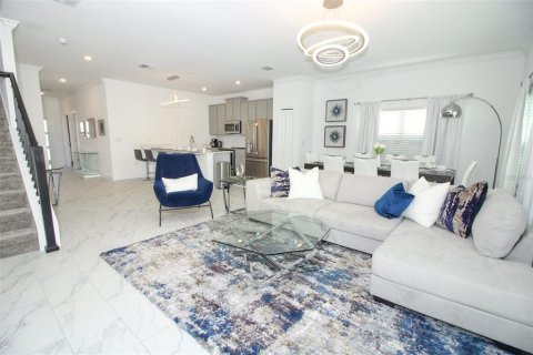 Townhouse in Davenport, Florida 5 bedrooms, 201.41 sq.m. № 1777008 - photo 8