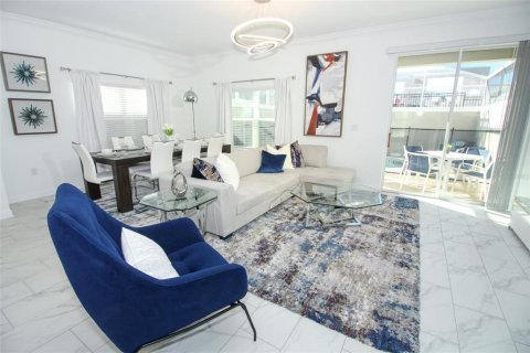 Townhouse in Davenport, Florida 5 bedrooms, 201.41 sq.m. № 1777008 - photo 5