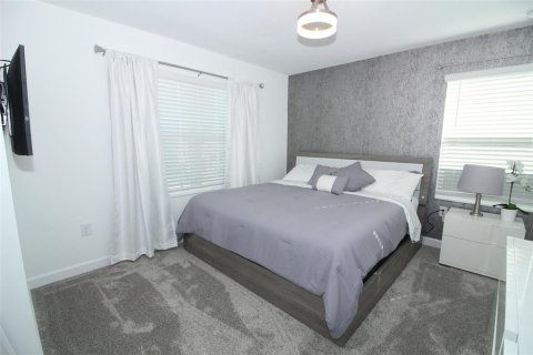 Townhouse in Davenport, Florida 5 bedrooms, 201.41 sq.m. № 1777008 - photo 26