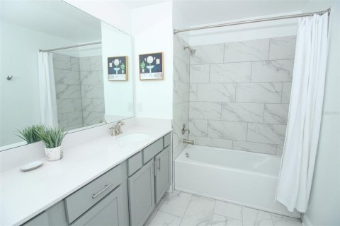 Townhouse in Davenport, Florida 5 bedrooms, 201.41 sq.m. № 1777008 - photo 20