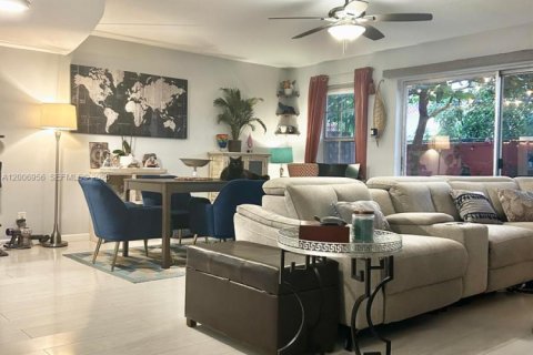 Copropriété à louer à Fort Lauderdale, Floride: 3 chambres, 138.98 m2 № 2075218 - photo 2