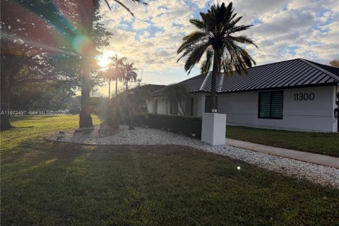 House in Plantation, Florida 4 bedrooms № 2033037 - photo 13