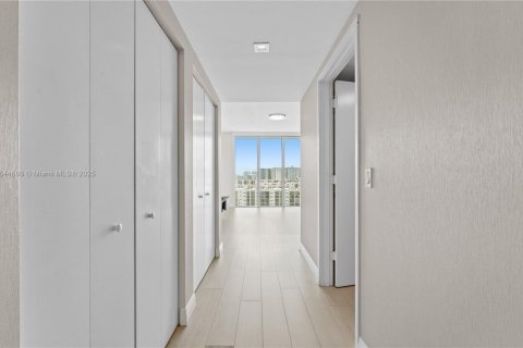 Condominio en venta en Sunny Isles Beach, Florida, 3 dormitorios, 175.77 m2 № 1840713 - foto 26